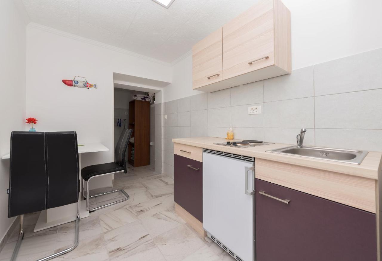 Apartments Calla Макарска Екстериор снимка
