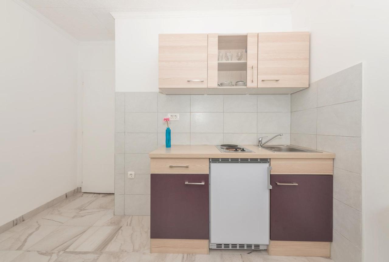 Apartments Calla Макарска Екстериор снимка