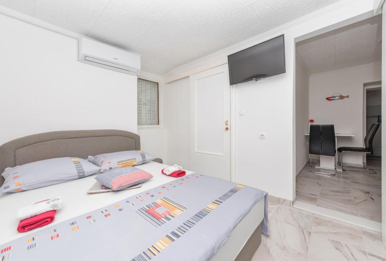 Apartments Calla Макарска Екстериор снимка