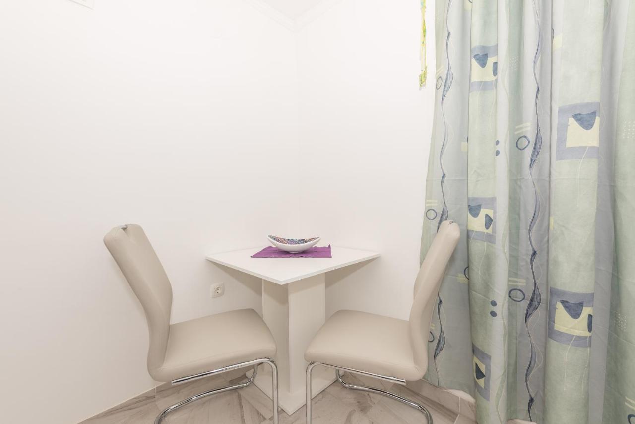 Apartments Calla Макарска Екстериор снимка