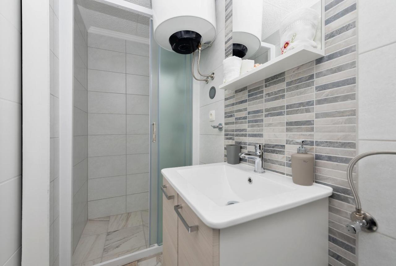 Apartments Calla Макарска Екстериор снимка